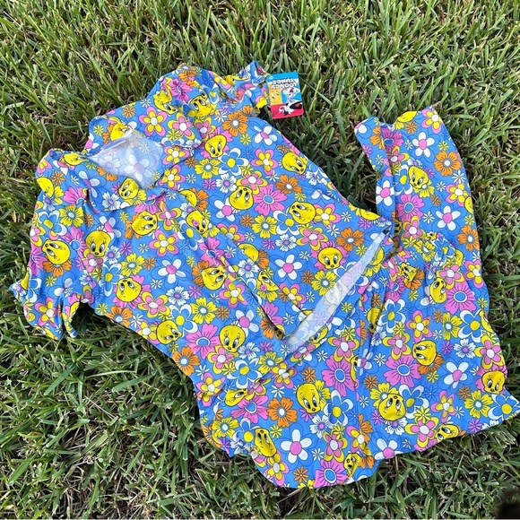 Warner Bros. Other - Colorful Tweety Bird Floral Pajama Set MEDIUM